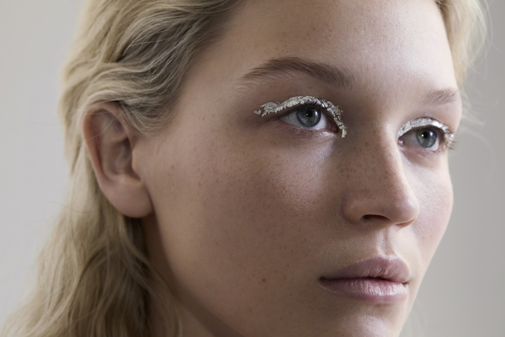 beauty-photographer-london-natural-dewy-skin-benjamin-kaufmann