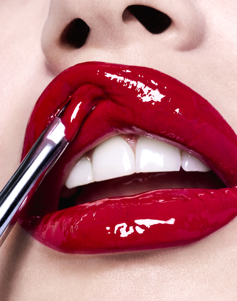 beauty-photographer-london-red-lip-applicator-benjamin-kaufmann