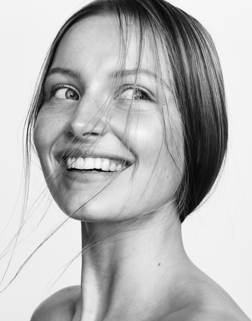 skincare-photographer-london-bw-portrait-smiling-benjamin-kaufmann