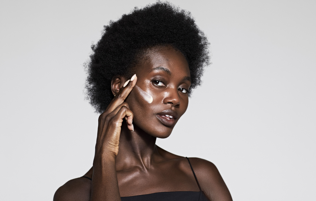 skincare-photographer-london-cream-application-darkskin-benjamin-kaufmann