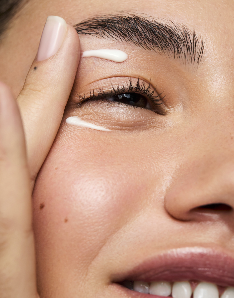 skincare-photographer-london-eye-cream-closeup-benjamin-kaufmann
